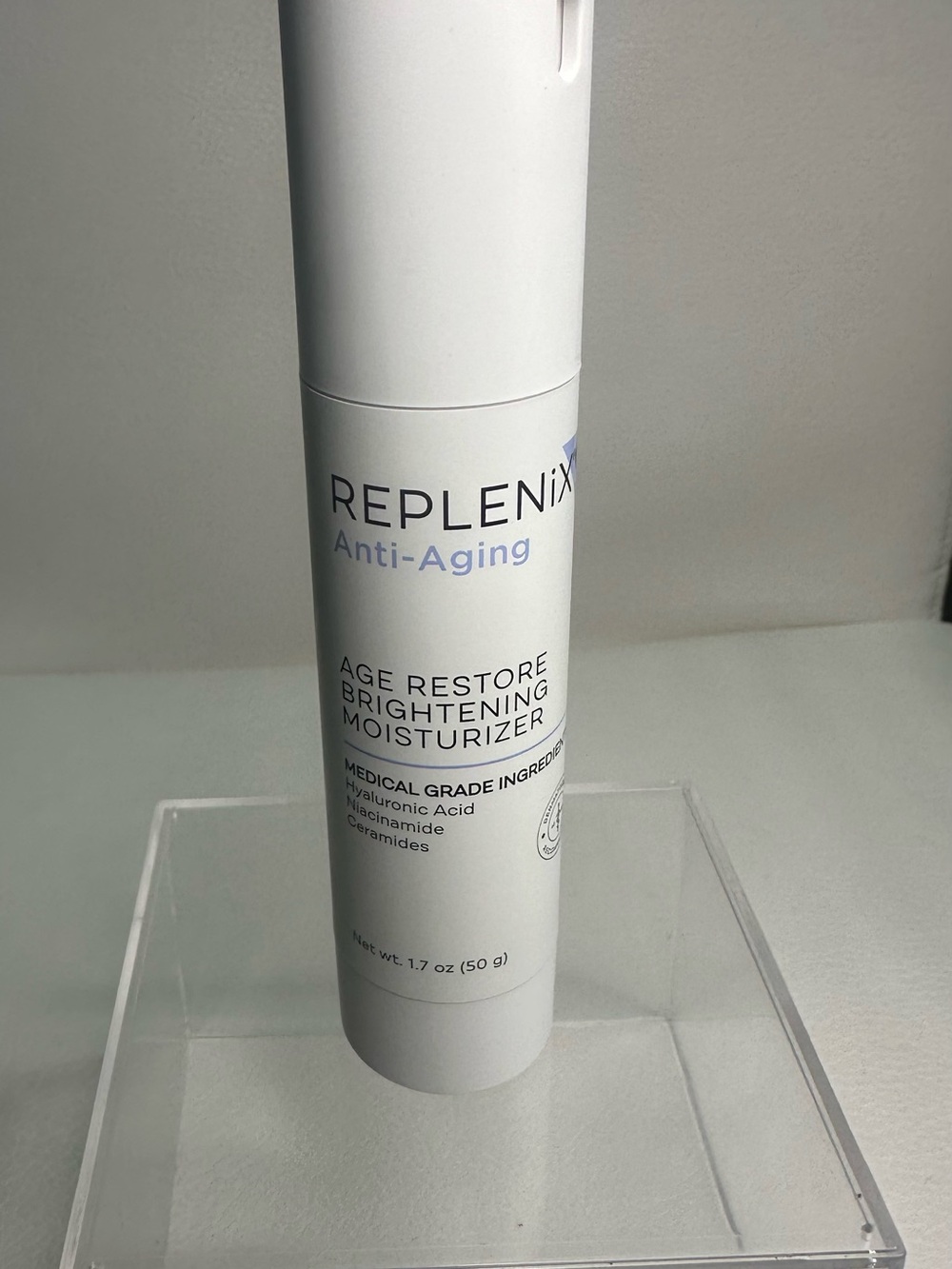Anti-Aging Age Restore Brightening Moisturizer - White